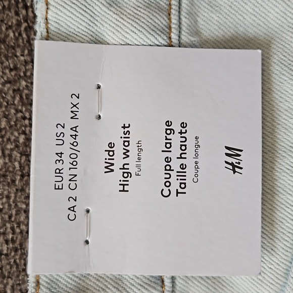 H&M wide leg high waist light wash distressed jeans - Picture 9 of 10